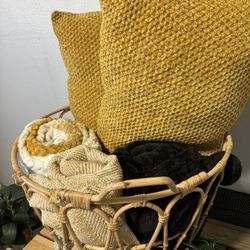 Wooden Basket With Accessories 