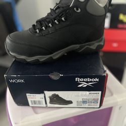 Reebok work safety Boots (women) Size 9 Style Beamer.