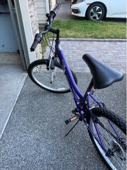 Girls 24 inch bike 18 speed