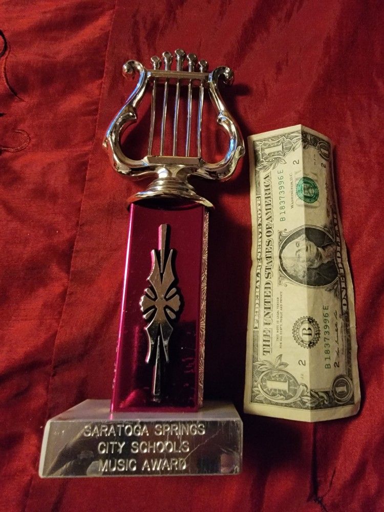 Lee' Trophies/Music Award/Mable Base