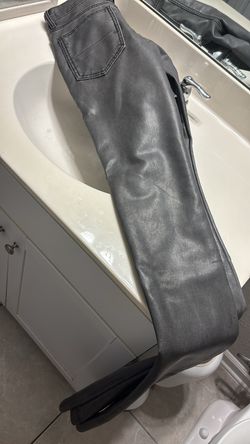 grey pants