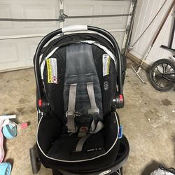 Graco Infant car Seat And Base