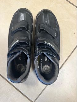 Shimano biking shoes size 45 Men’s 9.5/10 US