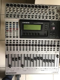 Berhinger DDX3216 mixing console