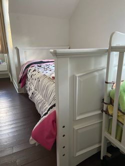 Raymour & Flanigan bunk bed with mattress’s