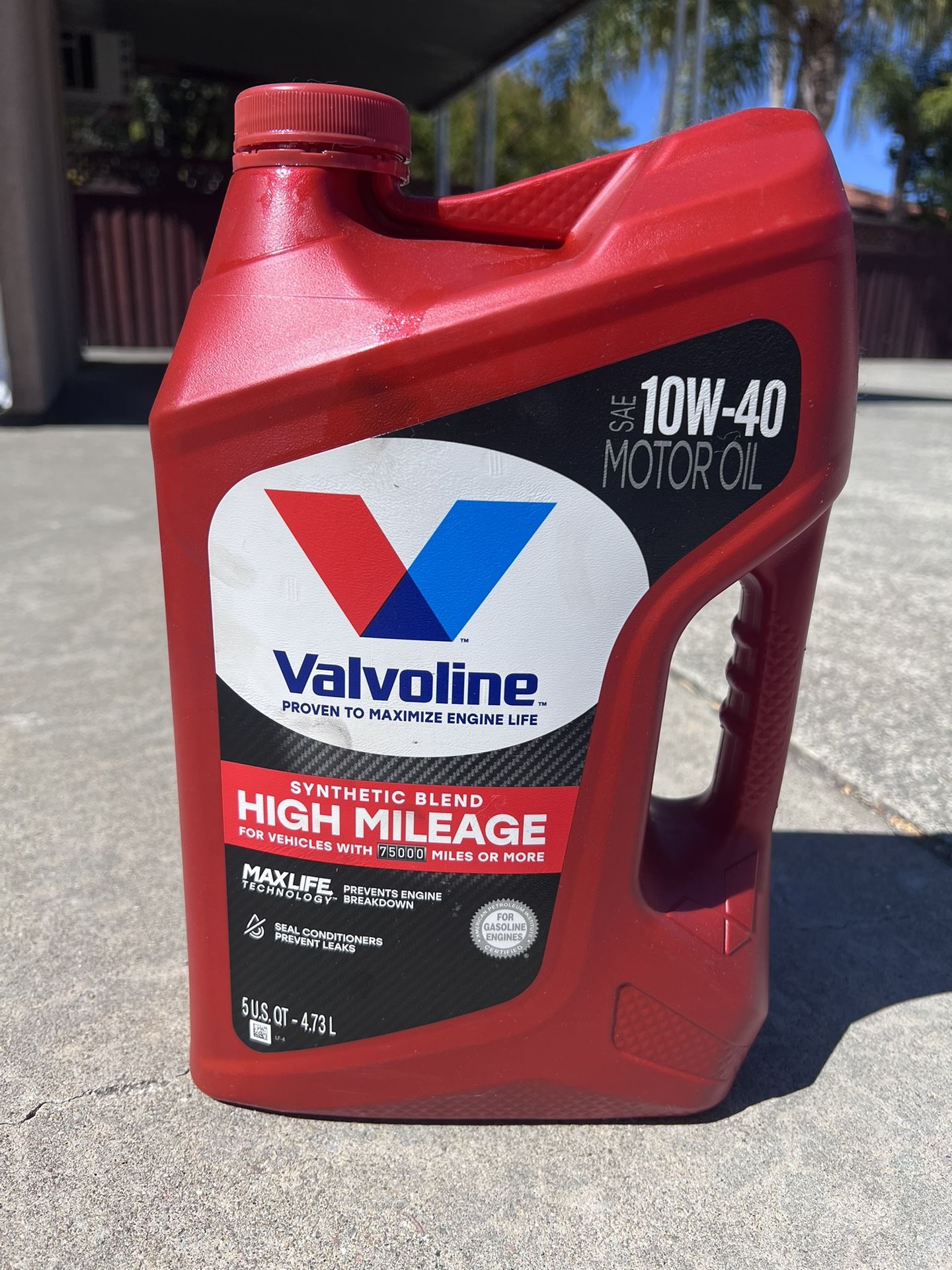 Selling at low value ‼️ Valvoline High Mileage SAE 10W-40 Synthetic Blend Motor Oil
