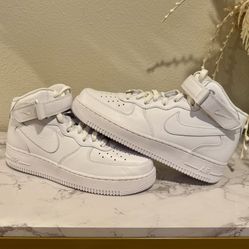 Nike Air Force 1 Mid ‘07 Triple White 