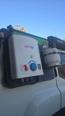 Joolca Hottap with pump and bracket