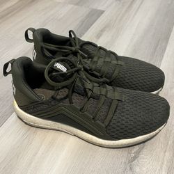 Women’s Puma Sneakers Size 9.5