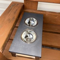 Dog Feeder
