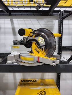 DEWALT 12-Inch Double Bevel Compound Miter Saw