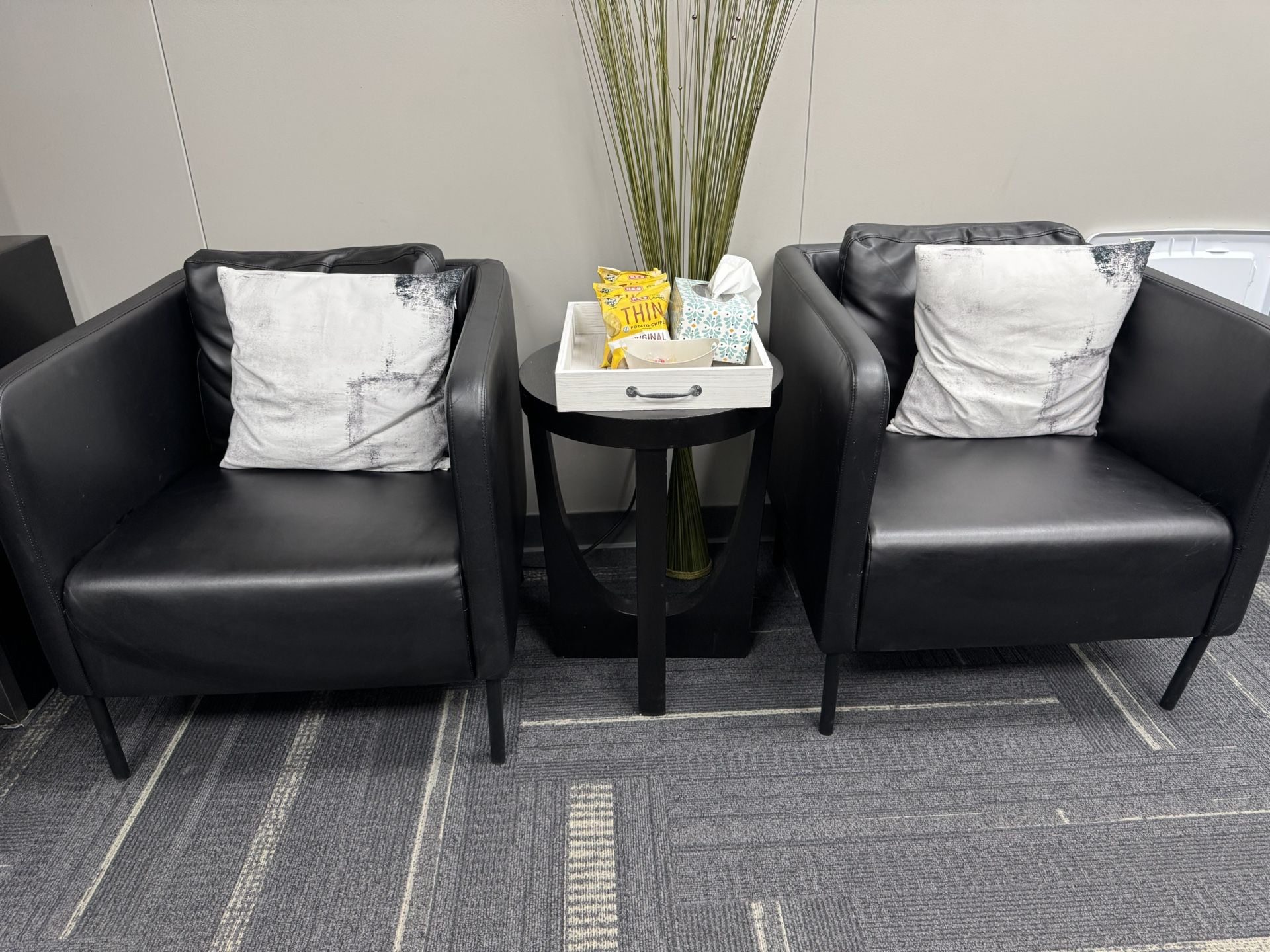 IKEA EKERÖ Modern Armchairs (2)