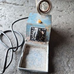 Weller Soldering Station 