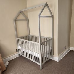 Barely Used Baby Crib 