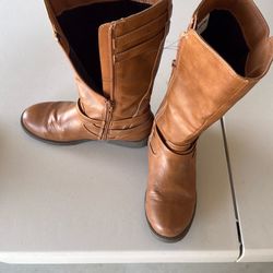 Kid’s tall brown boots