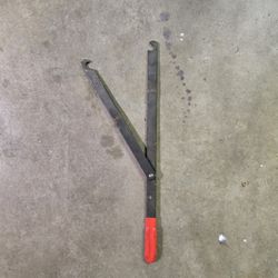 Universal Pulley Holder-Gear Wrench