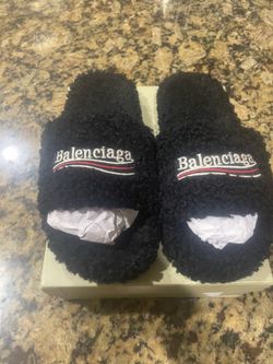 Balenciaga Slides Size 10  Comes in Packaging 📦 Open to negotiate 💬