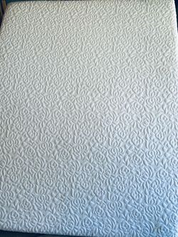 Very comfy Queen size memory foam mattress