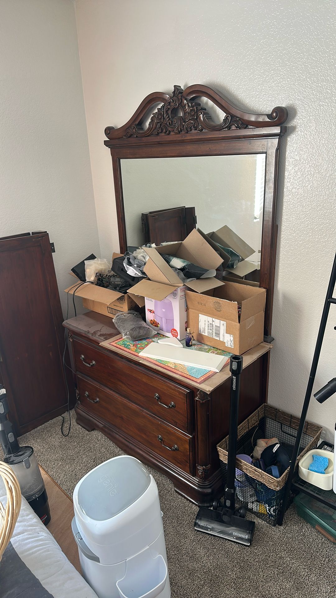 Dresser / Mirror