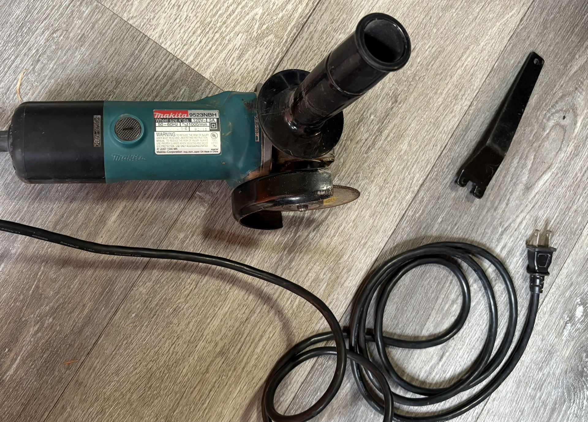 MAKITA 4” Angle Grinder