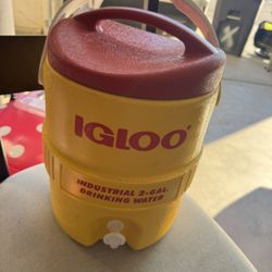 Igloo 2 Gallon Dispenser