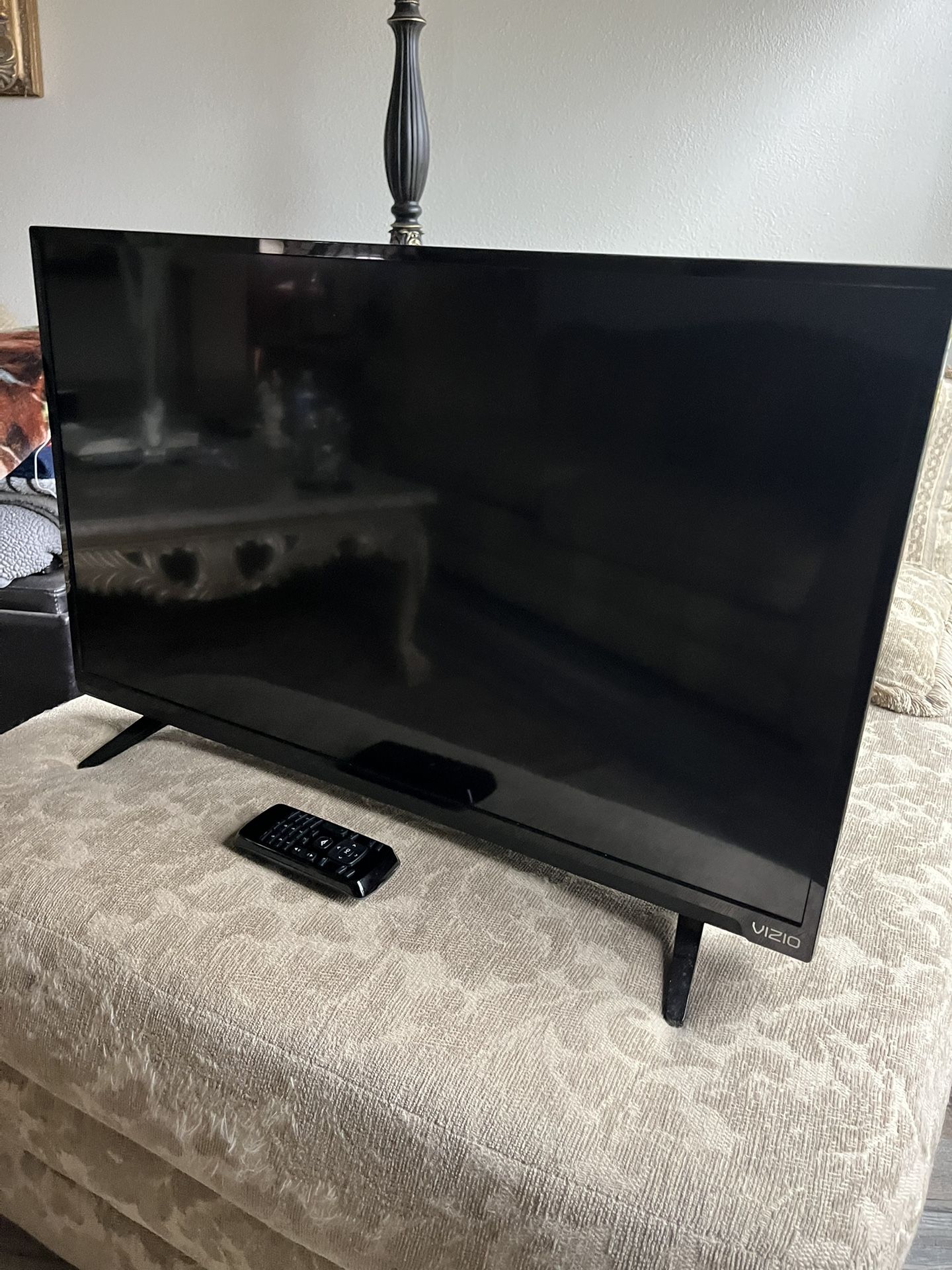 TV πΊ Vizio 32β Works Great With Remote $60 Or OBO