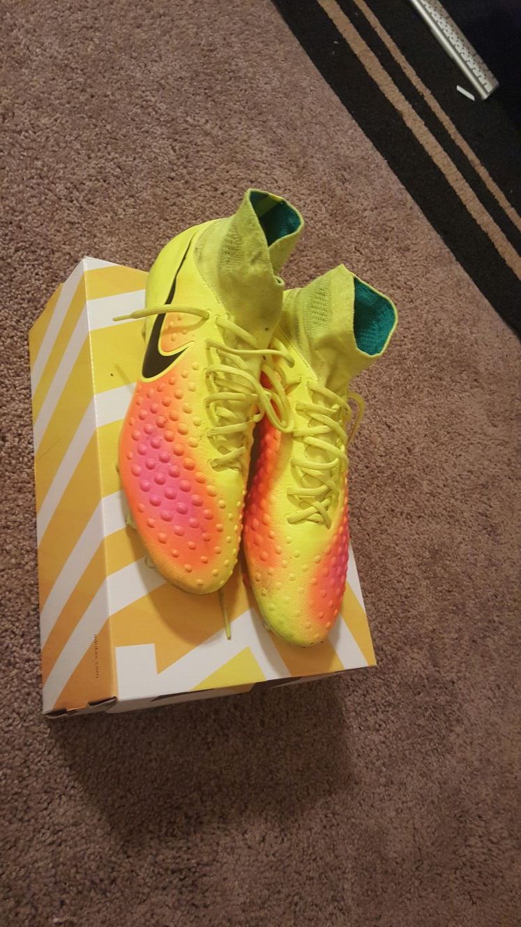 Nike majistas orden 2 soccer cleats