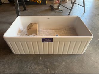 Farmhouse sink