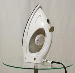 Toastmaster White Iron - Used & Good Condition - $19 OBO - Pick up in North Hollywood today!