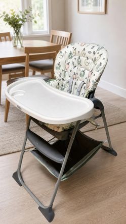 Graco Slim Snacker Folding High Chair – Whisk Apple Print
