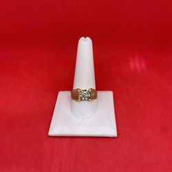 14KT Gold Diamond Ring