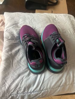 Kuru atom women’s athletic shoes
