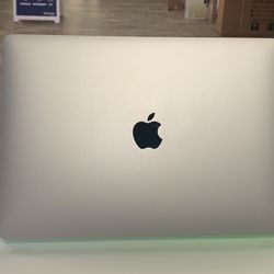 2020 MacBook Air 13” Intel Core i3 128GB SSD/8GB RAM Like New Condition 