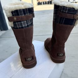 UGG Boots 