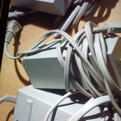 NINTENDO WII GENUINE OEM OFFICIAL AC POWER SUPPLY BRICK CABLE CORD PLUG WALL