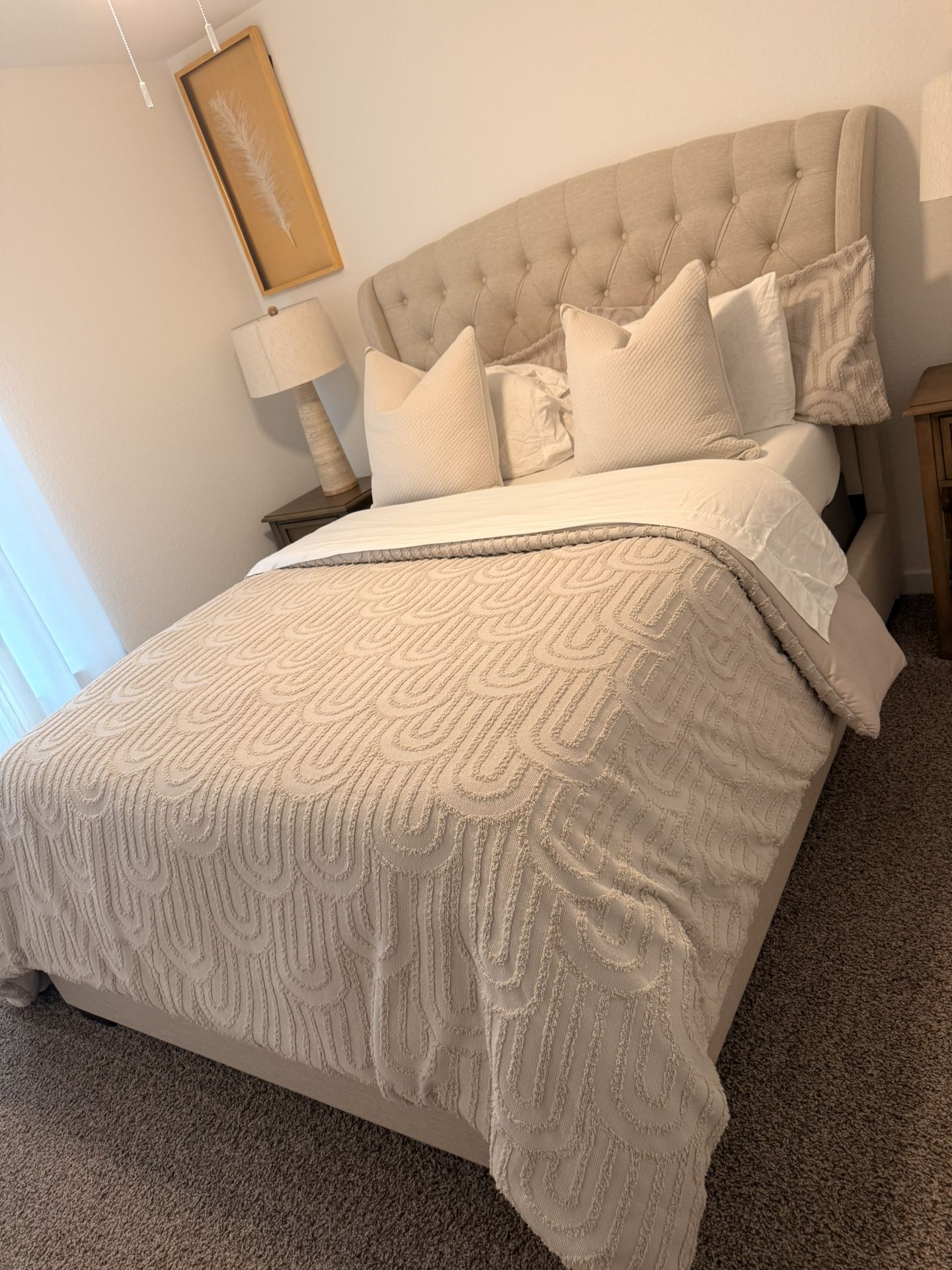 Queen Tufted Bed With Mattress