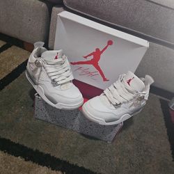 Air Jordan 4 White Oreo Size 5.5