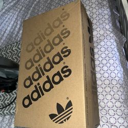 Adidas Samba XLG – Nuevas en Caja – Size 7 US 