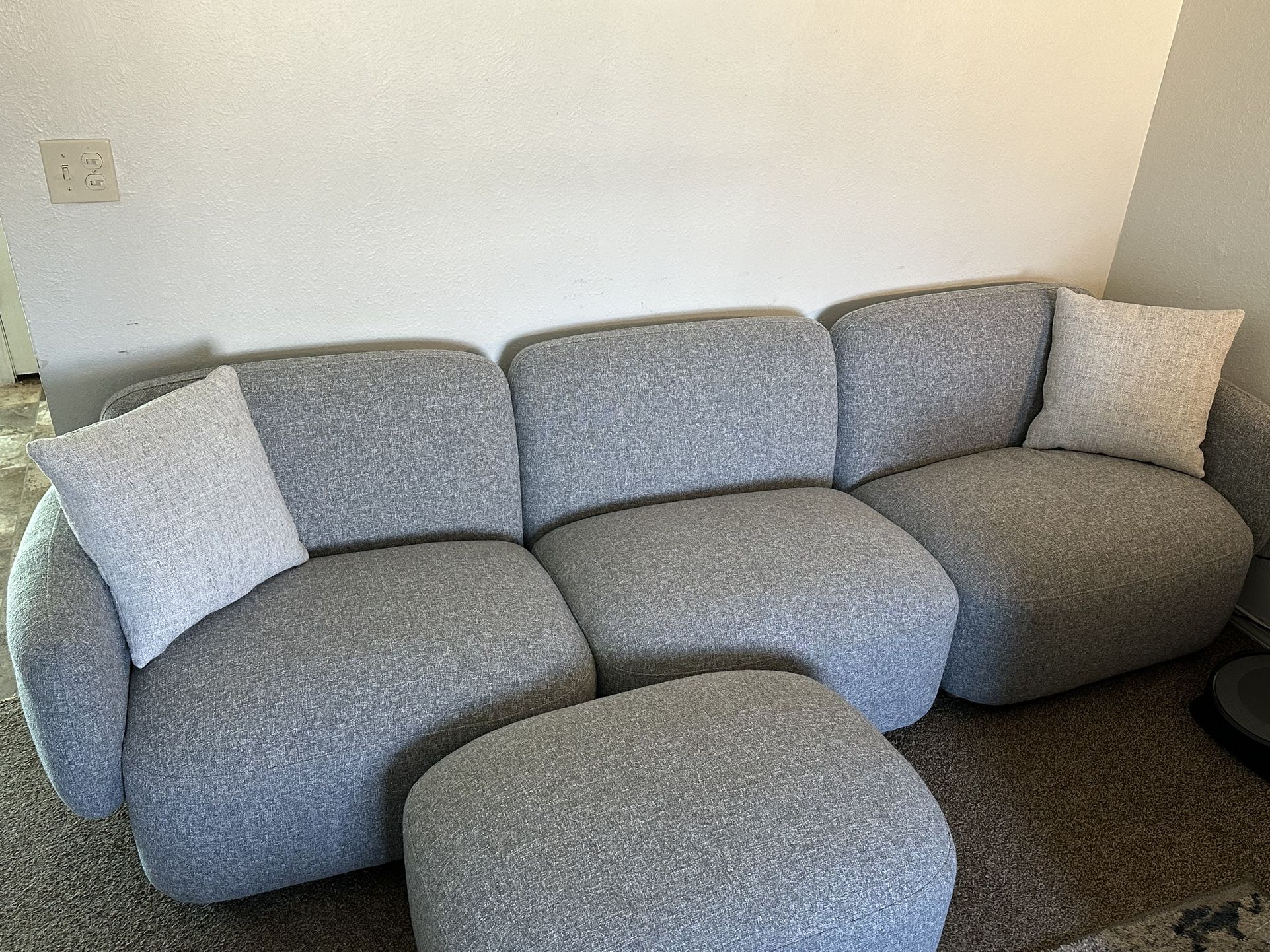 Broyhill Estero Collection Modular Sofa (Brand New)