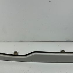 2004-05 BMW 330ci 325ci Passenger Headlight Lower Cover