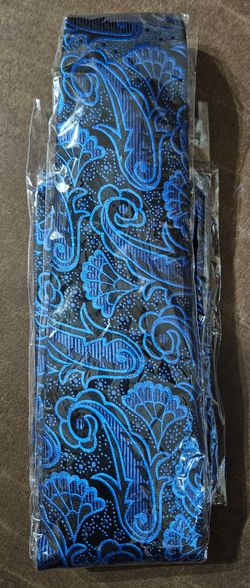 Hisdern Royal Blue and Black Paisley Necktie and Pocket Square