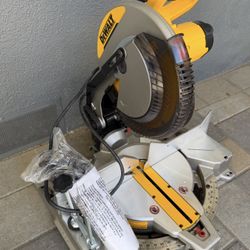 Dewalt 15amp corded 12” Miter Saw *New*