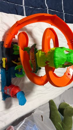 Hot Wheels/Monster Jam toys