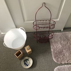 shampoo holder, bath accessories, basin and 2 mats, all for $15