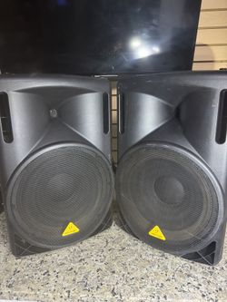 BEHRINGER POWERED PA SPEAKER SET  