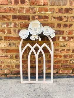 LOVELY ARCHED WALL DECOR