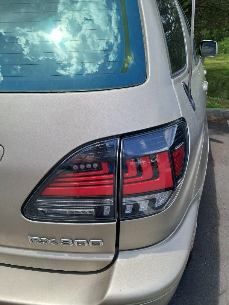 Lexus Rx300 LED taillights