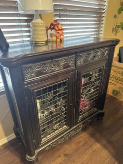 Wine Cabinet/Cabinet