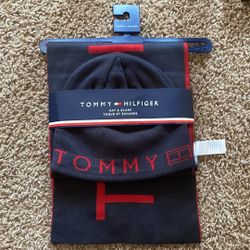 Tommy Hilfiger Mens 2 Piece Hat And Scarf Set. Reversible. Perfect Gift.
