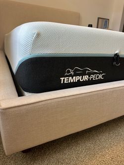 Tempur-Pedic PRObreeze Hybrid Mattress 11” / Queen Size